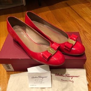 Ferragamo Vara “lava” coral red pumps